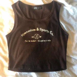 Shein tröja - Den är väldigt bekväm och har använt den mycket under sommaren. Fast den är fortfarande i väldigt bra skick. 