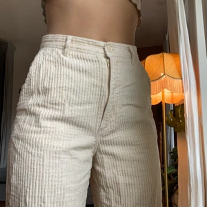 Krämvita Manchester  - Jättesköna fåtal gånger använda