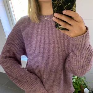 Lila stickad tröja - Så fin stickad tröja✌️ stl S från BikBok!