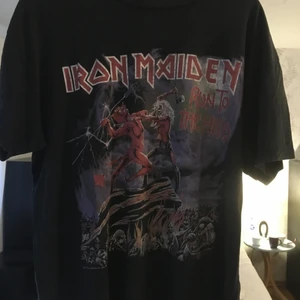 Vintage T-shirt Pull & Bear - Vintage T-shirt Iron Maiden — Väldigt fint skick ! 
