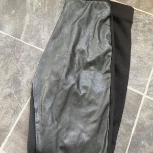 Skinnbyxor - Använd i gott skick
