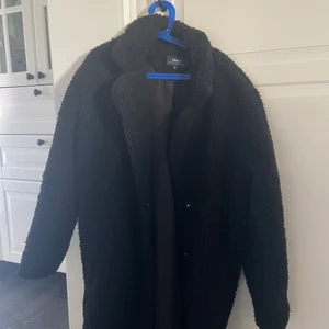 En fin kappa - En fin kappa från only. Den är väldigt lite använd och är i storlek XS.