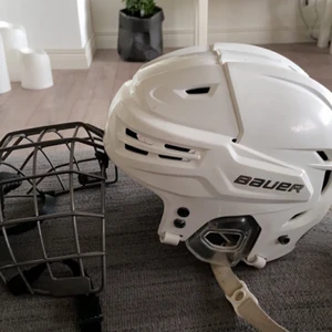 Bauer Reakt hjälm medium - Skriv