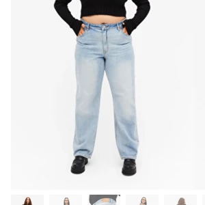 Taiki Jeans från monki✨ - Aldrig använt (prislapp o allt kvar) orginalpris:400kr mittpris:250kr(fri frakt) storlek;24🌸 High Waist, straight leg