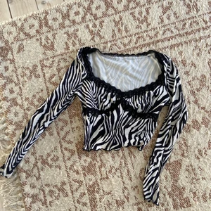 Topp från shein  - Storlek small, använd endast en gång🤍