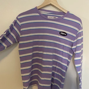 Tröja  - Tröja från Junkyard, storlek M! Säljer då den inte kommer till användning ;(