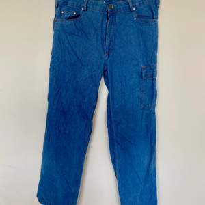 Great vintage jeans, liks 90s, rappers. Can be worn oversize. Will fit M-XL women, L for men. Hips 106cm.