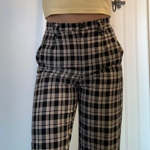 Kostymbyxor  - Rutiga wide leg kostymbyxor från asos, använda ett fåtal gånger