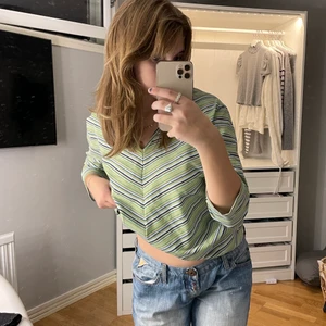 Vintage tröja❣️ - Vintage tröja randig med lite glitter i! Super snygg men kommer inte till användning😞❣️ Frakt 66kr