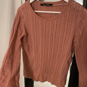 Stickad tröja - En härlig och mysig stickad tröja som använts fåtal gånger