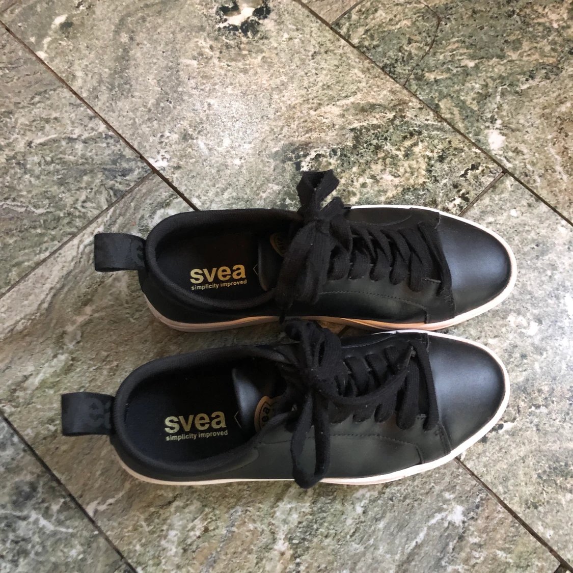 Svarta sneakers  - 91