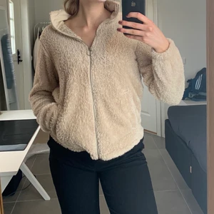 Teddybeartröja - Teddybear-tröja i fint skick. Funkar för dig som är S/M. 