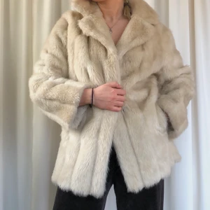 Pälsjacka✨ - Jacka i fakepäls. Fin kvalité, superskön❤️