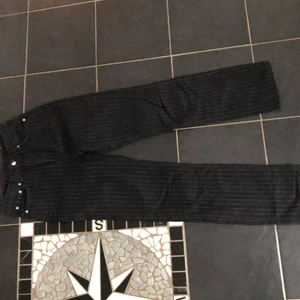 Weekday Jeans modell voayage  - Jeans från weekday i modellen voayage. Storlek 27/32