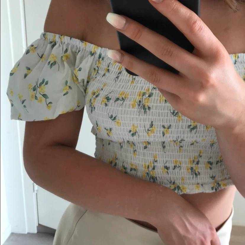 Söt blommig topp - 90