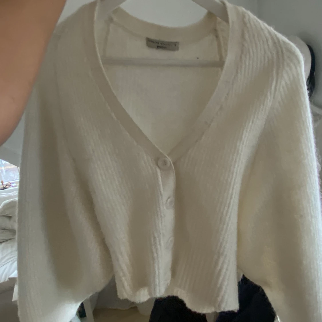 Vit söt kofta med knappar - 90