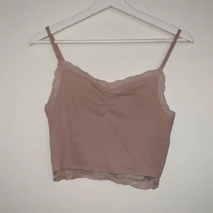 Spets topp - Använd få gånger i bra skick