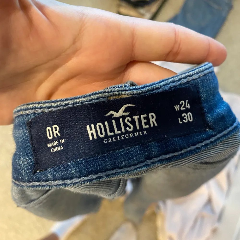 Jeans från hollister i strl W24 L30. Använda några gånger. Köparen står för frakt.. Jeans & Byxor.