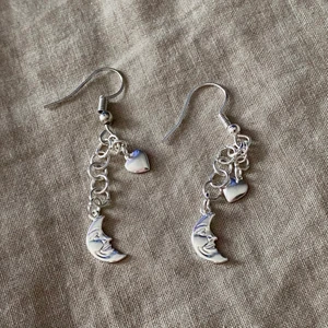 Handgjorda örhängen  - GRATIS FRAKT @bladhsmycken på Instagram💖💛