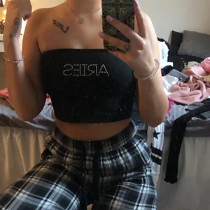 Aries linne  - Skönt material, från nakd, lappen e kvar. Storlek S 