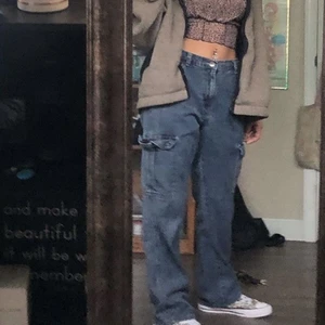 Jeans - Budgivning på dessa populära jeansen, Max använda 3ggr Köparen står för frakt