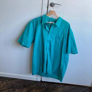 Söt skjorta köpt på humana i fint skick💓 köparen står för frakten