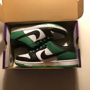Pine green Nike sb dunks 
