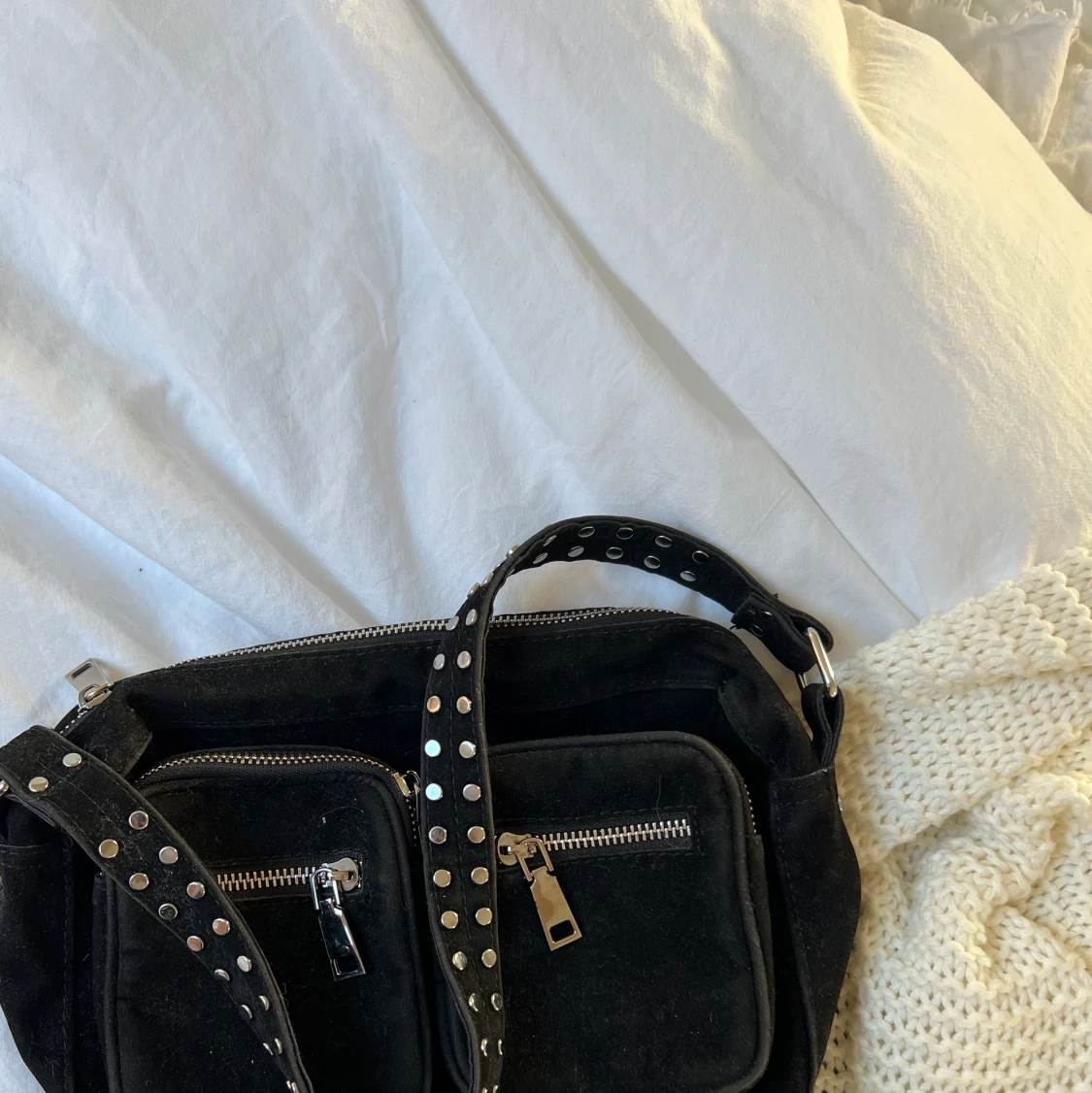 Cool svart väska  - 90