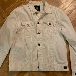 Dickies jacka  - Säljer min dickies jacka i storlek medium! Bra skick!!