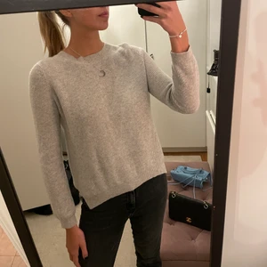 Soft goat tröja  - Grå Soft goat cashmire tröja i storlek M. Användt sparsamt! 