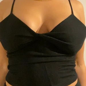 Svart Zara linne - Super snyggt svart linne från zara