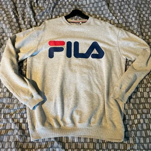Fila pullover  - Knappt använd fila pullover, storlek M.