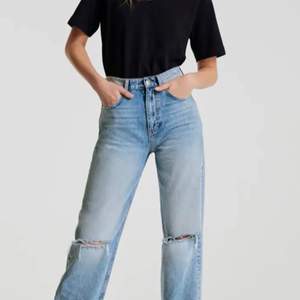 Superfina Gina tricot jeans i storlek 40.Aldrig använda pågrund av att köpte en för stor storlek.Jeansen är köpta för 600 nypris och dem är i nyskick.