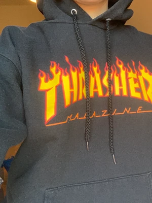 Cool thrasher hoodie - Jättecool och mysig thrasher hoodie, använd men i fint skick. Frakt är inkluderat i priset 