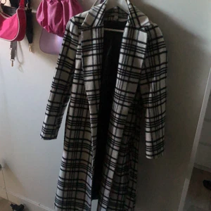 Kappa - Super fin kappa från hm, använd 1 vinter! Storlek 34 passar mig som har 34/36. 100 plus frakt 