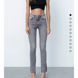 Zara split jeans - Säljer mina gråa split jeans! 