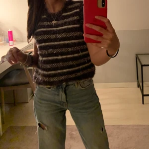 Zara stickad tröja som skimrar  - Skit snygg tröja från zara, budet börjar på 150kr👌🏻👌🏻👌🏻