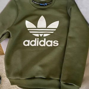 Adidas tröja  - Strl S, fint skick