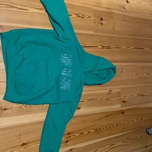 One of one hoodie  - Grön one of one hoodie strl small skick 9-10 