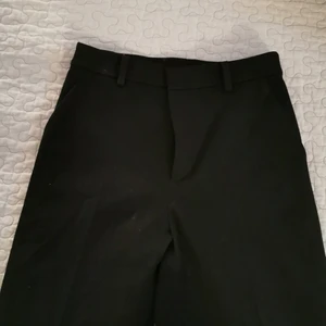 kostymbyxor - Jätte fina passar dig som är under 160cm! Säljer dom då jag är för lång för dom lol