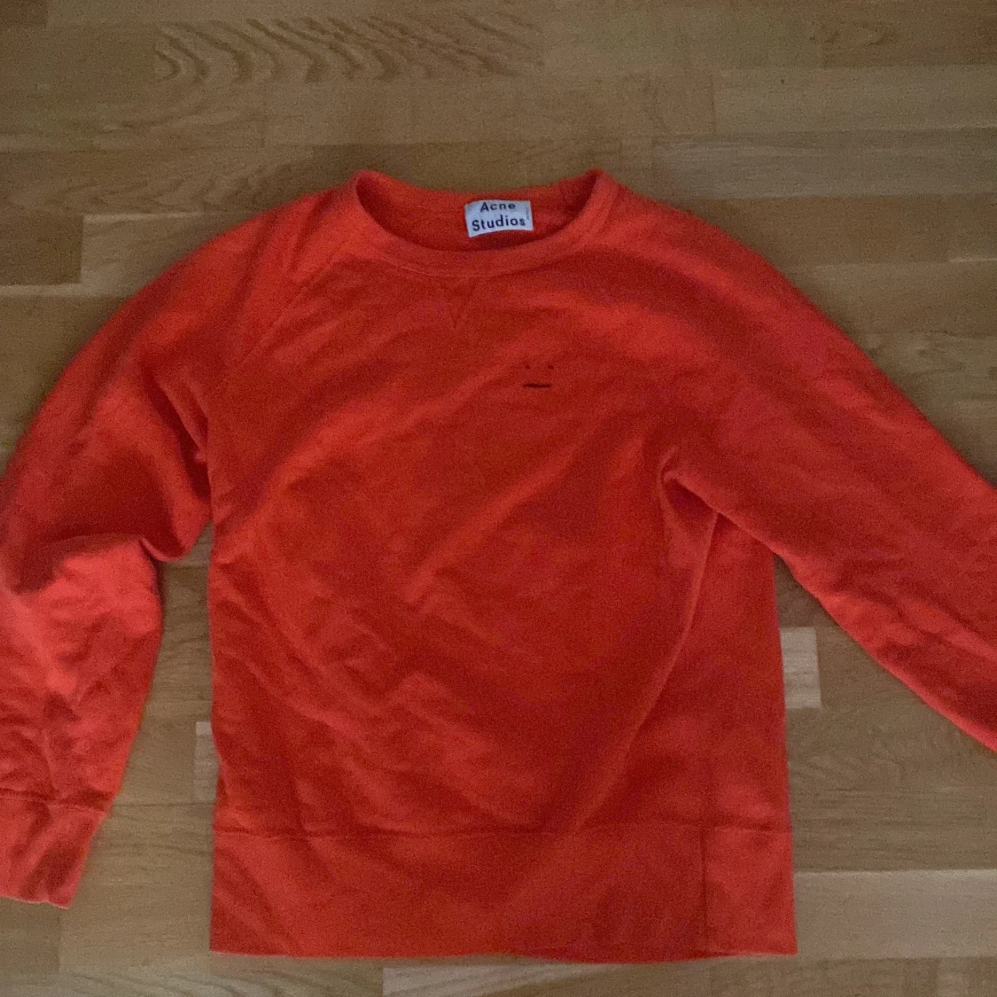 ACNE SWEATSHIRT (Strlk L men passar M-S)
