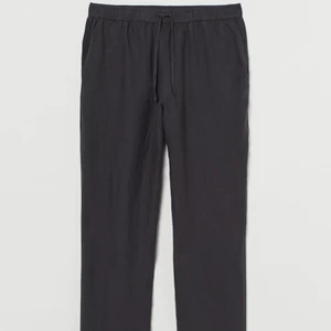 Pyjamasbyxa i linne  - Oanvända pyjamasbyxor i 100% linne. Prislapp kvar. Stora i storleken. Ord pris är 299kr. 