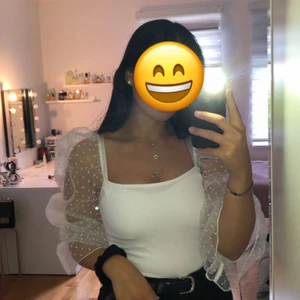 Zara vit tröja - Använt endast under ett tillfälle