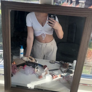 storlek S - snygg vit tishirt 