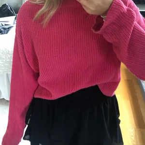 Stickad tröja - Rosa stickad tröja köpt på zalando men är från märket even&odd. Säljs pga att jag ej använder den längre! 