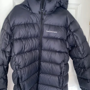 Peak performance jacka - Sparsamt använd, inga defekter!💙 