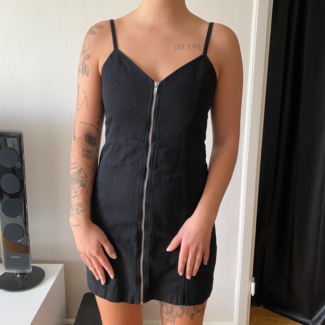 Svart klänning M