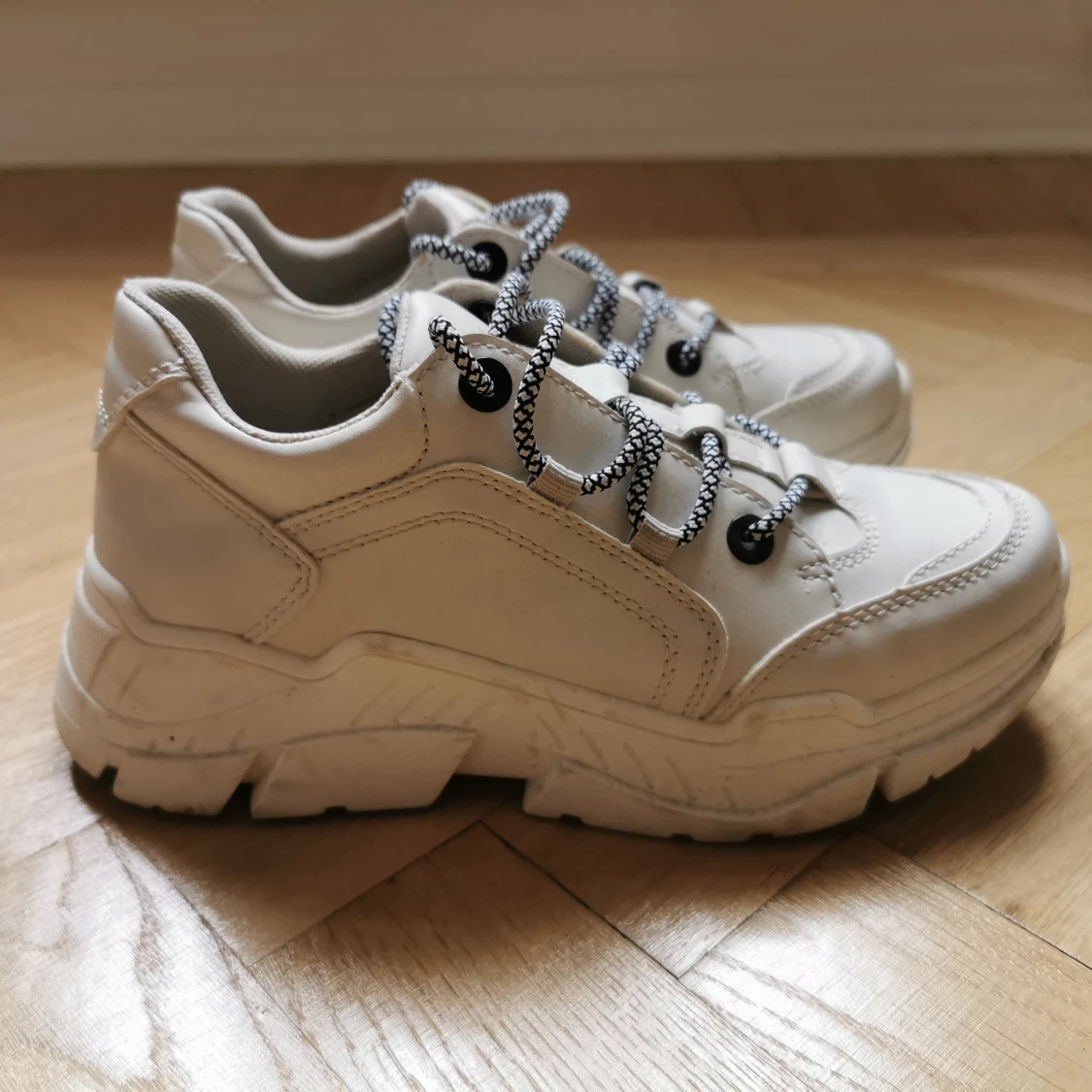 Chunky sneakers strl 37