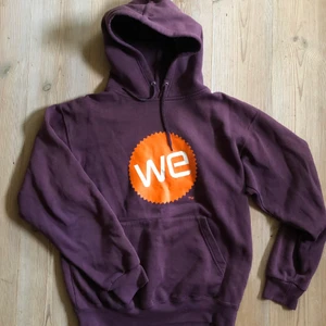 Hoodie - Snygg lila hoodie köpt på vintage butik för länge sedan💜 strl M