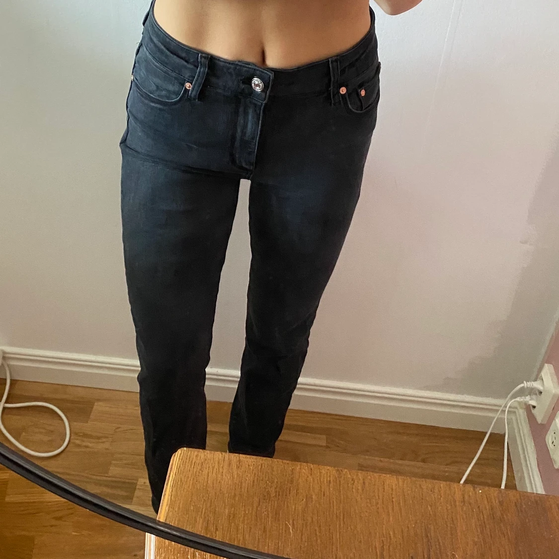 Mörkgrå jeans från Mango - 90